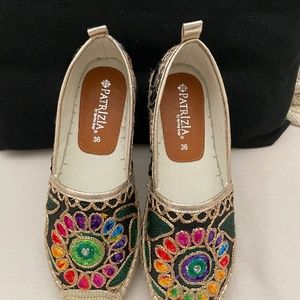 NWOT Soft Surrounding embellished espadrilles sz 6